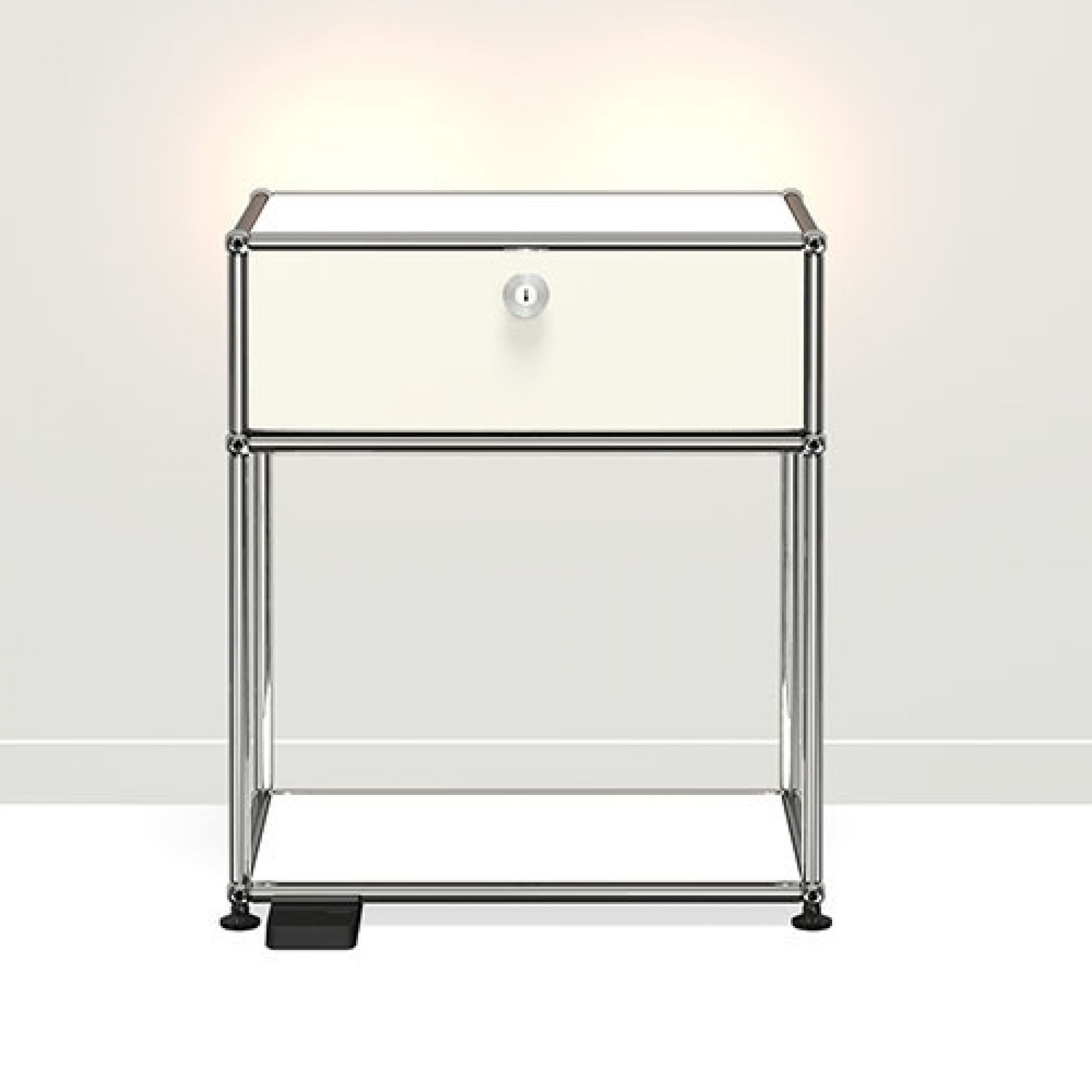 E bedside table with dimmable light USM Haller 